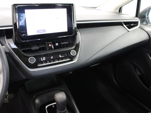 Used 2025 Toyota Corolla LE FWD image 14