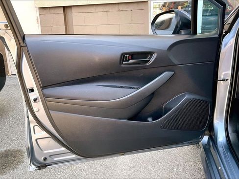 Used 2025 Toyota Corolla LE FWD image 9