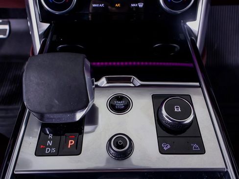 Used 2023 Land Rover Range Rover SE image 18