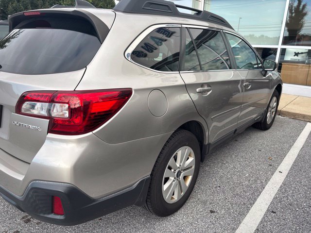 Used 2018 Subaru Outback 2.5i Premium AWD/4WD image 4