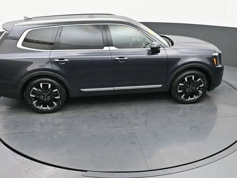 Used 2025 Kia Telluride SX w/ SX Captain's Chair Package image 32