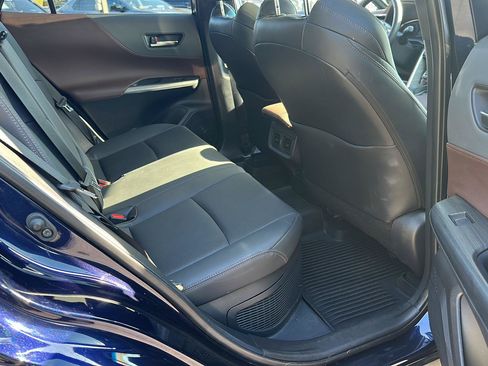 Used 2023 Toyota Venza Limited AWD/4WD image 11