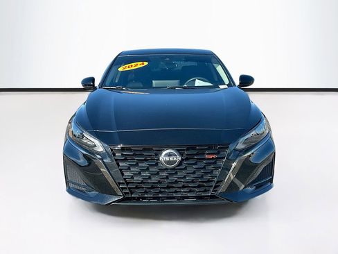 Used 2024 Nissan Altima 2.5 SR w/ SR Premium Package image 4