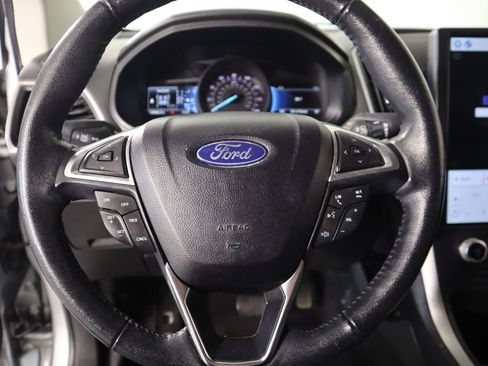 Used 2023 Ford Edge SEL image 3