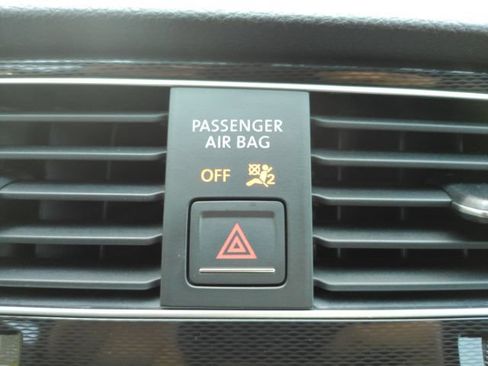 Used 2017 Volkswagen GTI SE FWD image 39