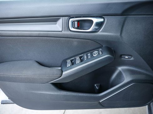 Used 2025 Honda Civic Sport image 26