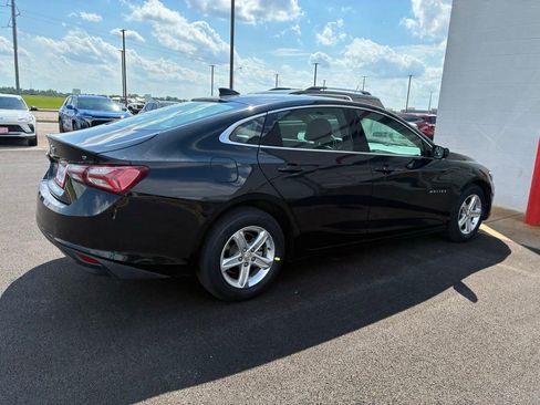 Used 2022 Chevrolet Malibu LT FWD image 4