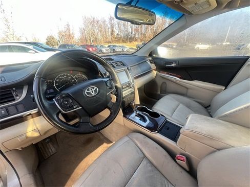 Used 2014 Toyota Camry XLE image 6