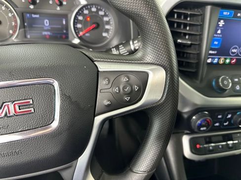 Used 2023 GMC Acadia SLE w/ Driver Convenience Package image 16