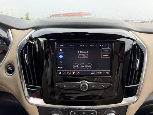 Used 2022 Chevrolet Traverse LS FWD image 14