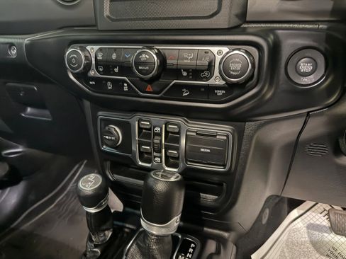 Used 2022 Jeep Wrangler Unlimited Sport w/ Cold Weather Group AWD/4WD image 14