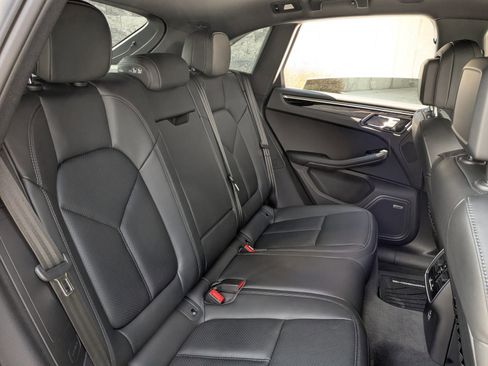 New 2026 Porsche Macan image 25