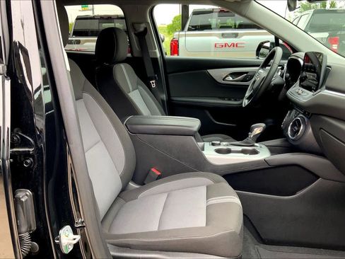 Used 2025 Chevrolet Blazer LT AWD/4WD image 9