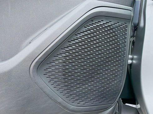 Used 2024 Chevrolet Traverse LT image 24