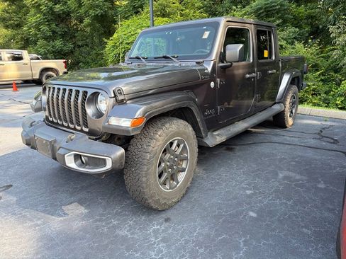 Used 2021 Jeep Gladiator Sport AWD/4WD image 2