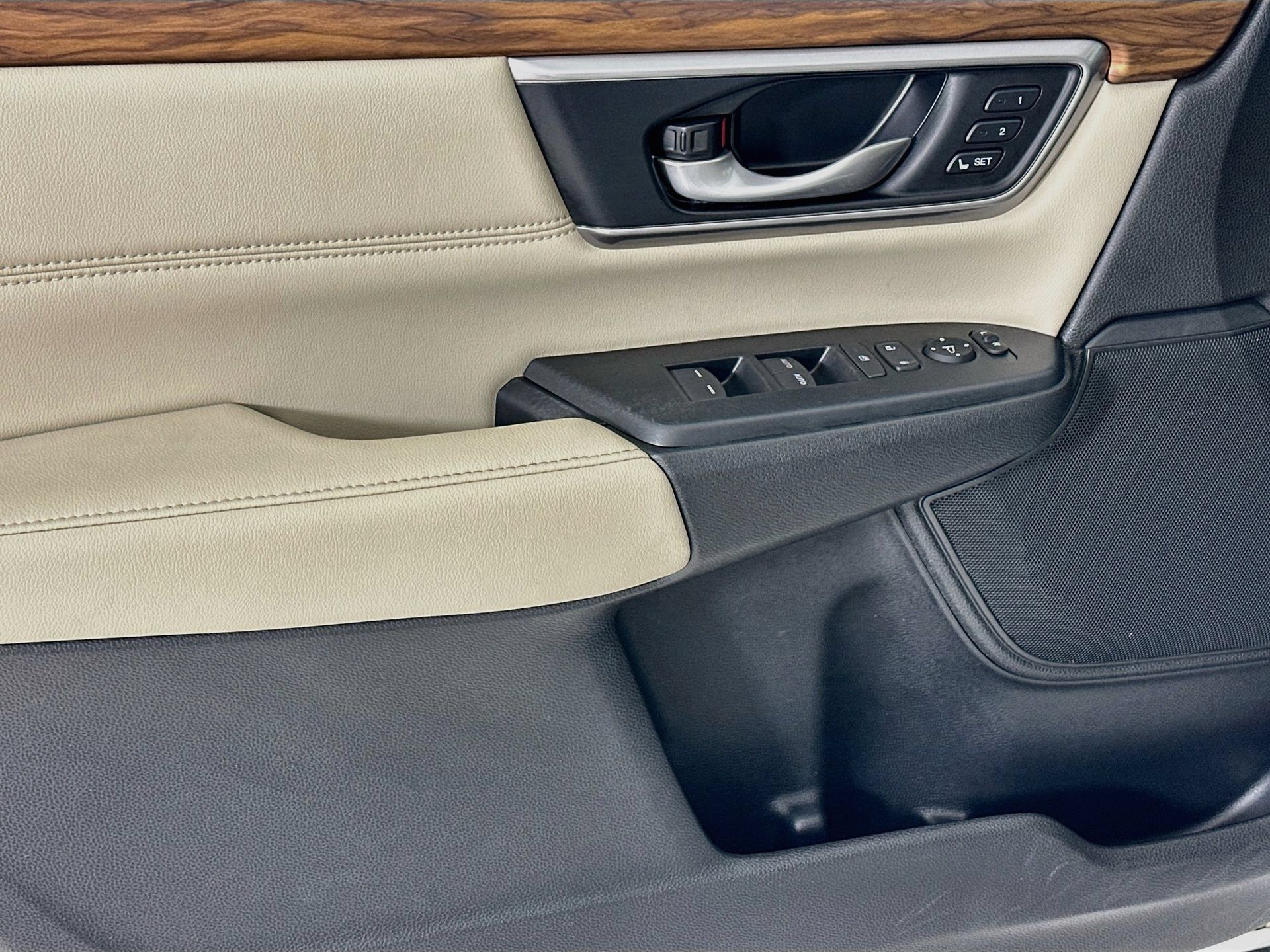 Used 2022 Honda CR-V Touring image 19