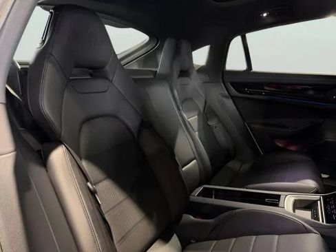 Used 2024 Porsche Panamera image 38