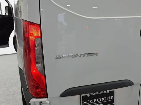 Used 2025 Mercedes-Benz Sprinter 2500 image 30