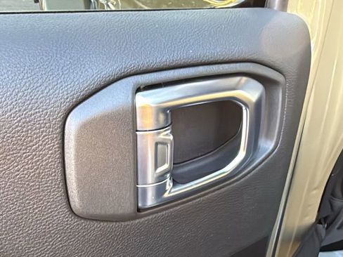 New 2026 Jeep Wrangler Unlimited Rubicon image 18