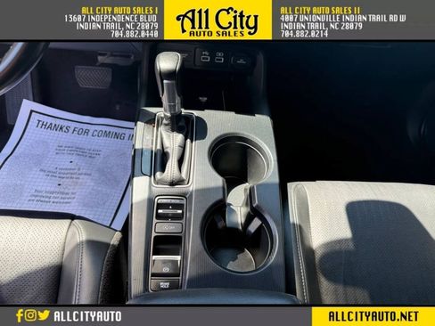 Used 2022 Honda Civic Touring image 36