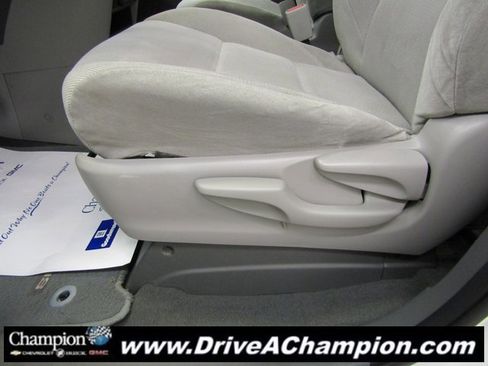 Used 2020 Toyota Sienna L image 16