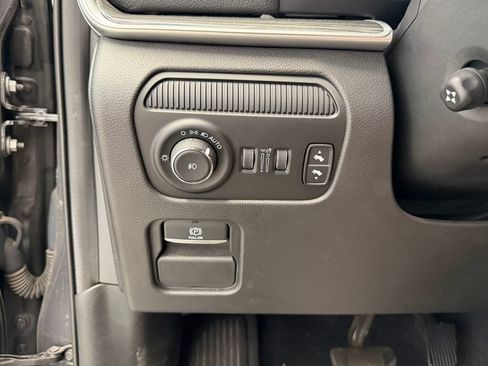 Used 2022 Jeep Wagoneer Series II AWD/4WD image 24