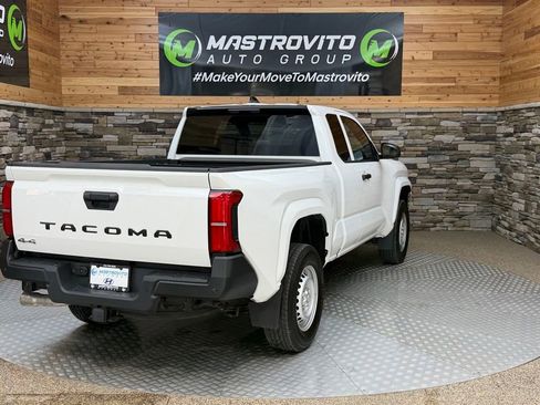 Used 2026 Toyota Tacoma SR w/ SR Upgrade Package AWD/4WD image 9