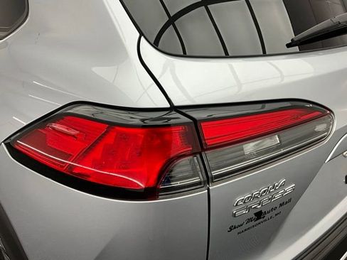 Used 2024 Toyota Corolla Cross XLE w/ Convenience Package image 23