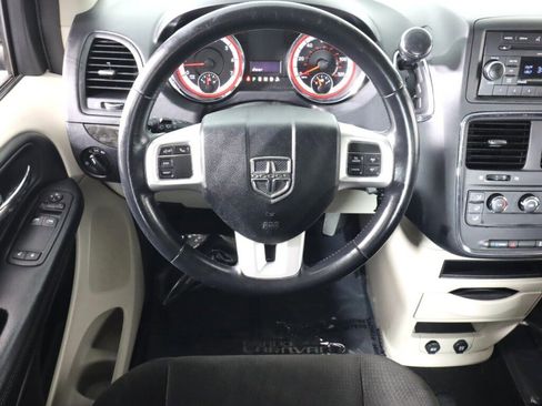 Used 2015 Dodge Grand Caravan American Value Package w/ UConnect Hands-Free Group image 24