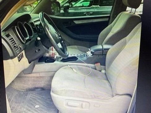 Used 2006 Toyota 4Runner SR5 AWD/4WD image 7