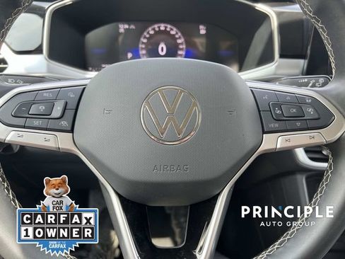 Used 2025 Volkswagen Taos SE AWD/4WD image 18