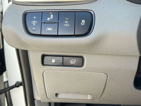 Used 2017 Kia Sorento SX image 21