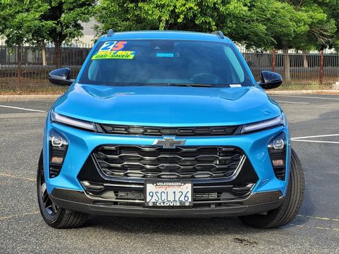 Used 2025 Chevrolet Trax ACTIV w/ Driver Confidence Package FWD image 3