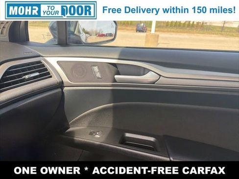 Used 2019 Ford Fusion SE image 25