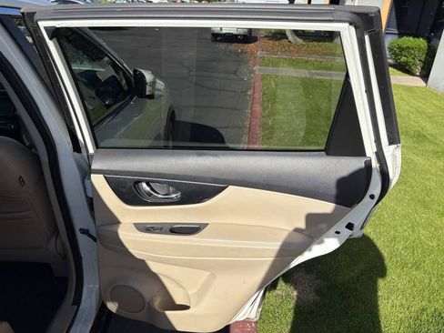 Used 2014 Nissan Rogue SL image 23