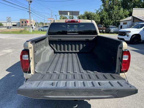 Used 2024 GMC Canyon Elevation w/ Convenience Package RWD image 12