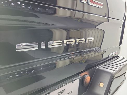 Used 2024 GMC Sierra 2500 AT4 w/ AT4 Premium Plus Package AWD/4WD image 7