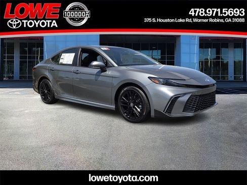 New 2026 Toyota Camry SE FWD image 1
