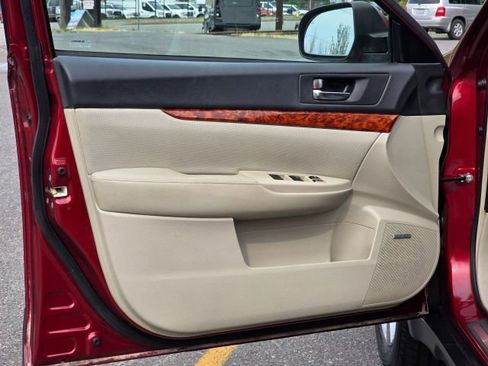 Used 2011 Subaru Outback 3.6R Limited w/ PWR Moonroof Pkg image 25