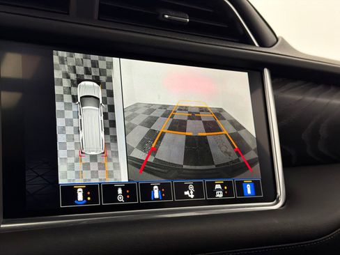 Used 2022 GMC Yukon XL Denali image 34