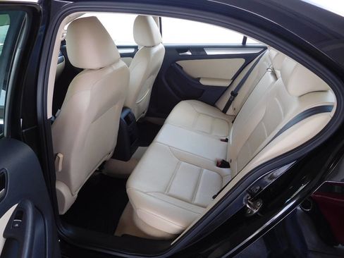 Used 2015 Volkswagen Jetta SE image 6