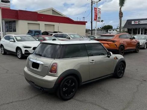 Used 2010 MINI Cooper Hardtop FWD image 3