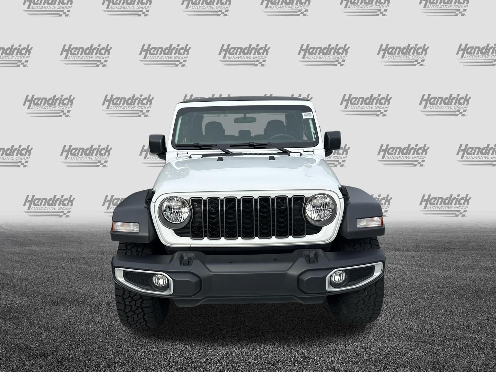 Used 2026 Jeep Gladiator Sport AWD/4WD image 3