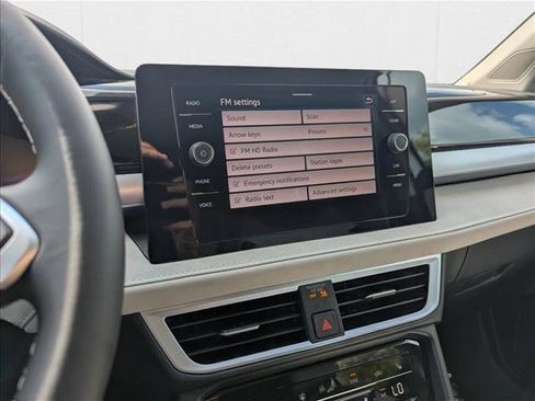 New 2025 Volkswagen Taos SE image 13
