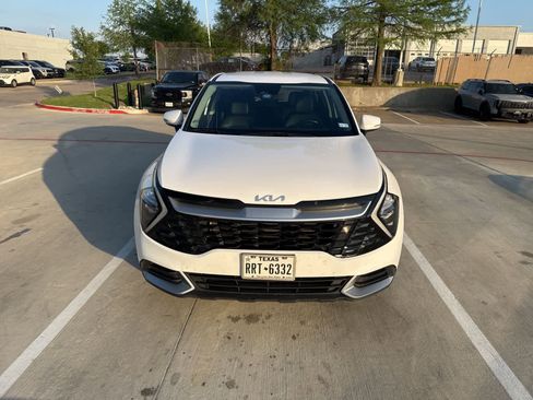 Used 2023 Kia Sportage EX image 2