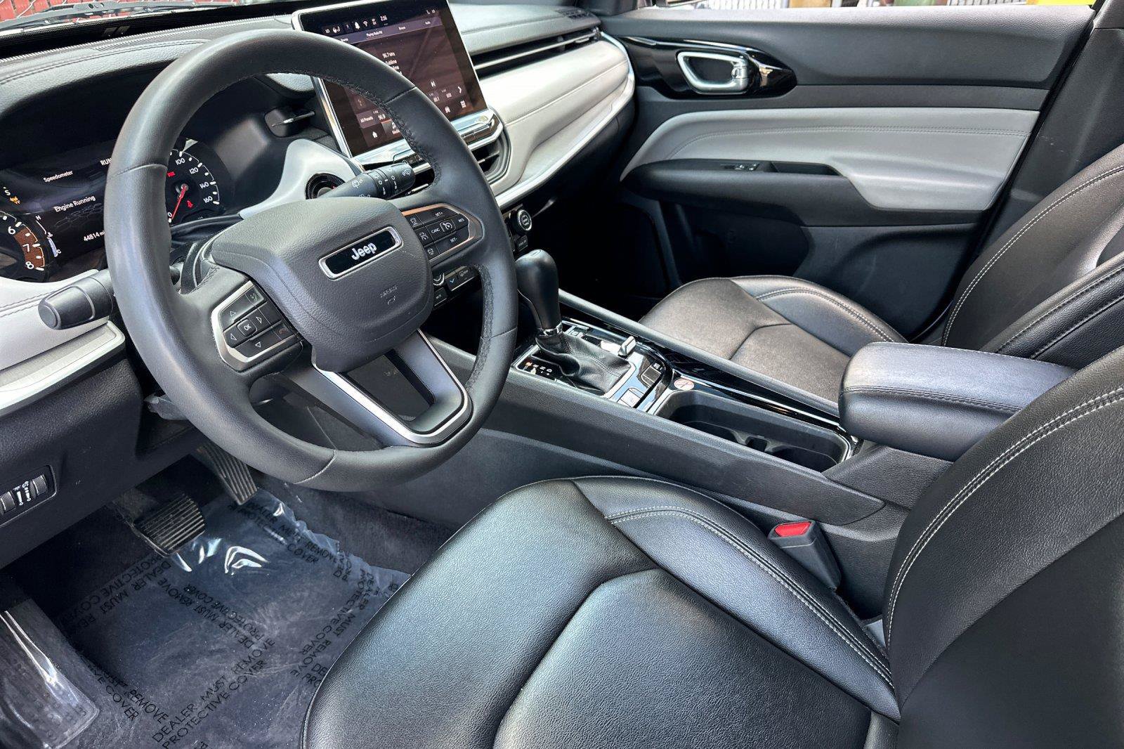 Certified 2025 Jeep Compass Limited AWD/4WD image 9