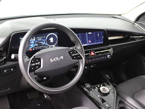 Used 2024 Kia Niro Wind FWD image 11