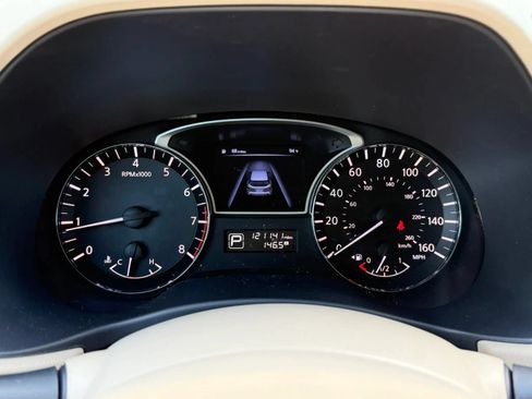 Used 2014 Nissan Pathfinder Platinum FWD image 14