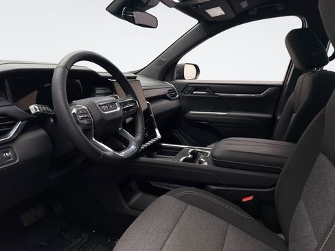 Used 2025 GMC Acadia Elevation image 10