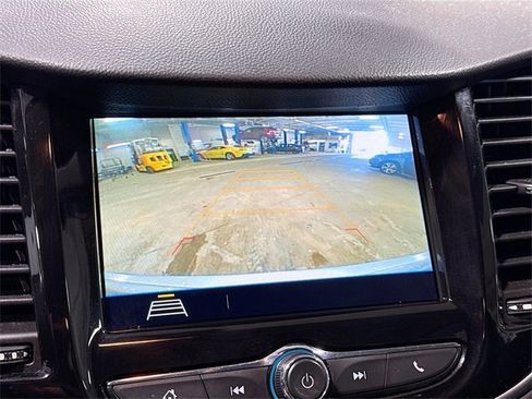 Used 2018 Chevrolet Trax LT w/ LT Convenience Package image 13